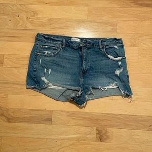 Abercrombie and Fitch Mom Short High Rise Size 34